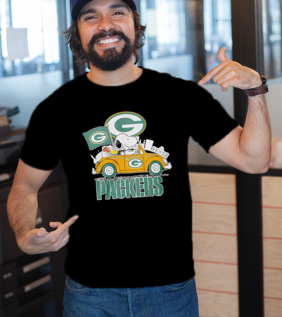 Green Bay Packers Snoopy Woodstock Driving Car Football Fan Art T-Shirt