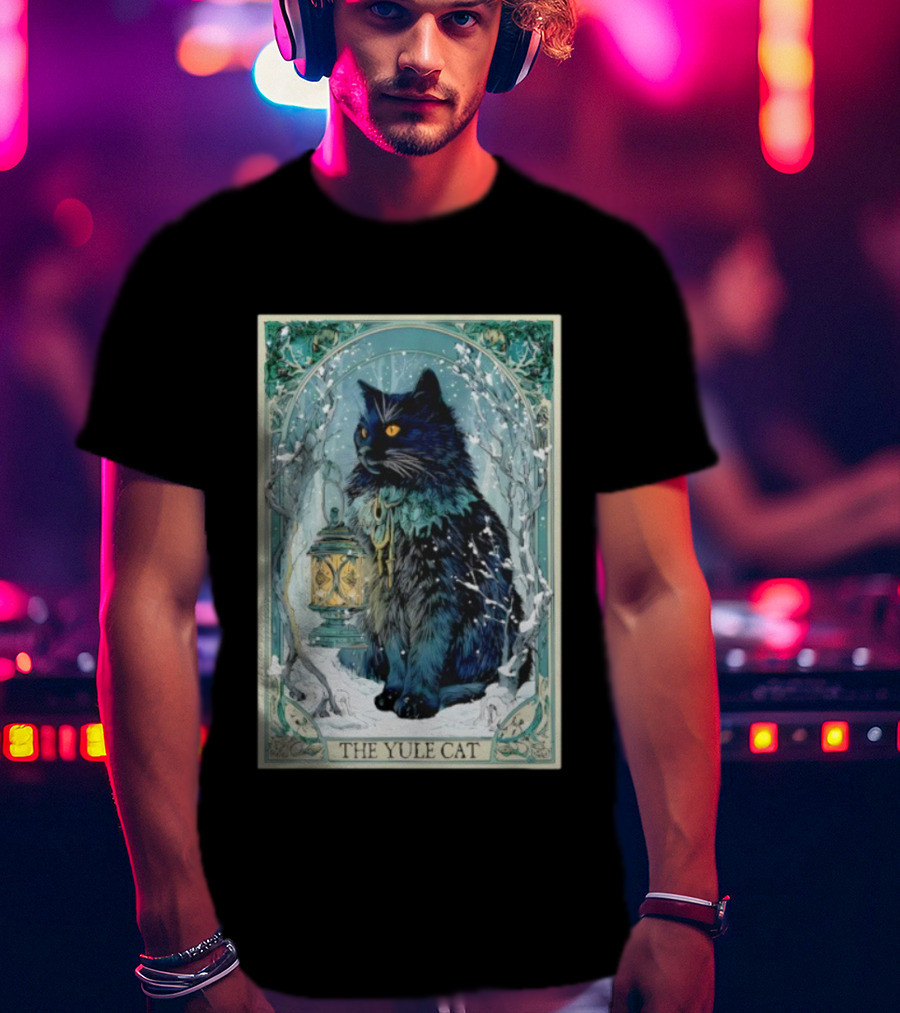 Creepmas Vintage The Yule Cat Tarot Card Lantern Snowy Dark Christmas T-Shirt