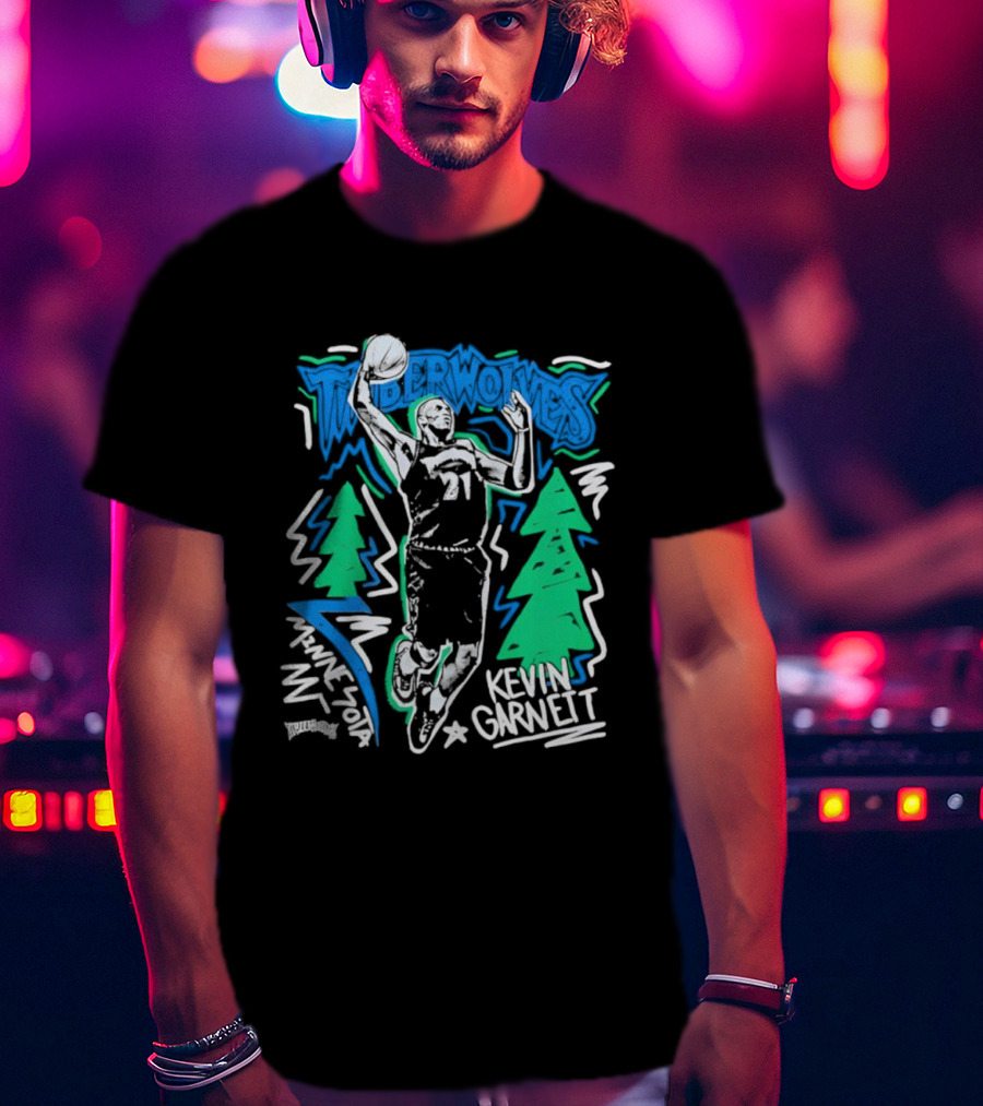 Minnesota Timberwolves Kevin Garnett Chalked Up Dunking Illustration T-Shirt