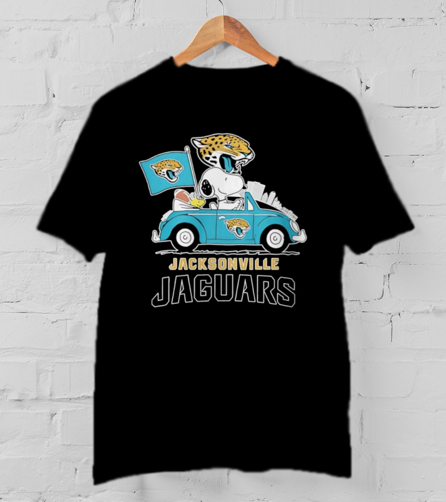 Peanuts Jacksonville Jaguars Snoopy Driving Car With Flag And Football T-Shirt