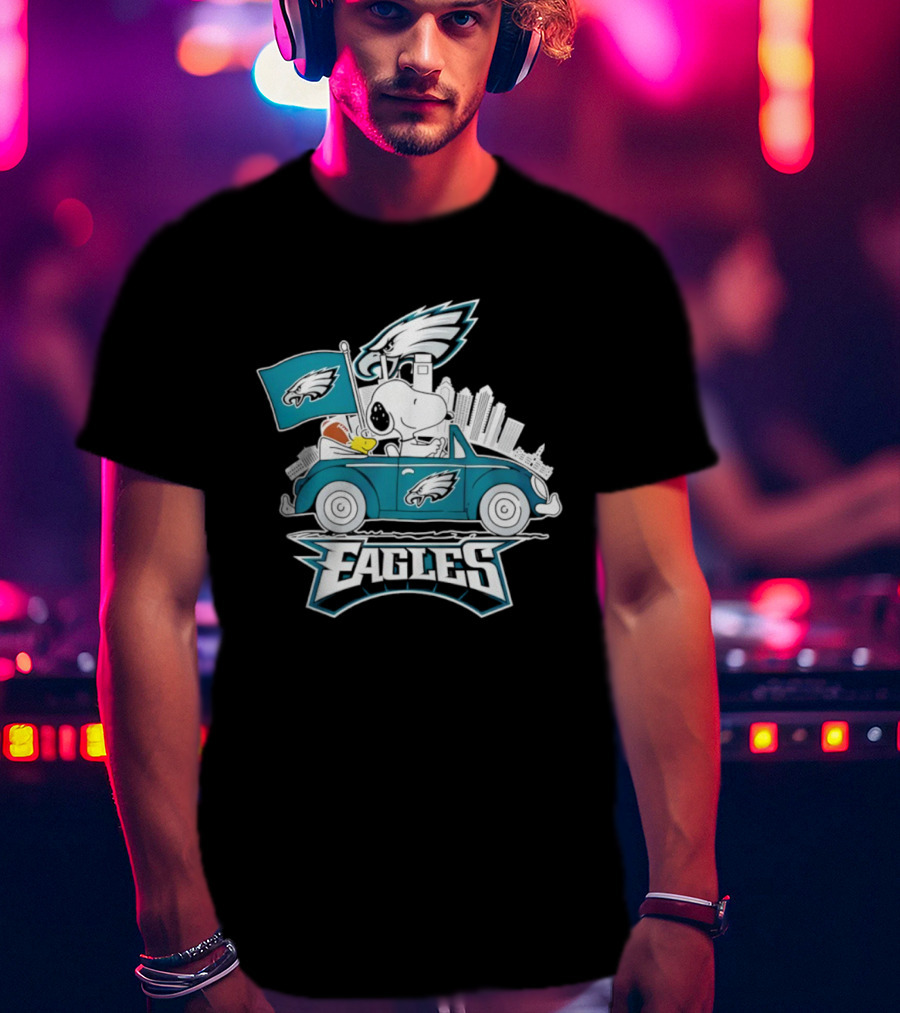 Philadelphia Eagles Snoopy Woodstock Driving Car Football Logo Fan Art T-Shirt