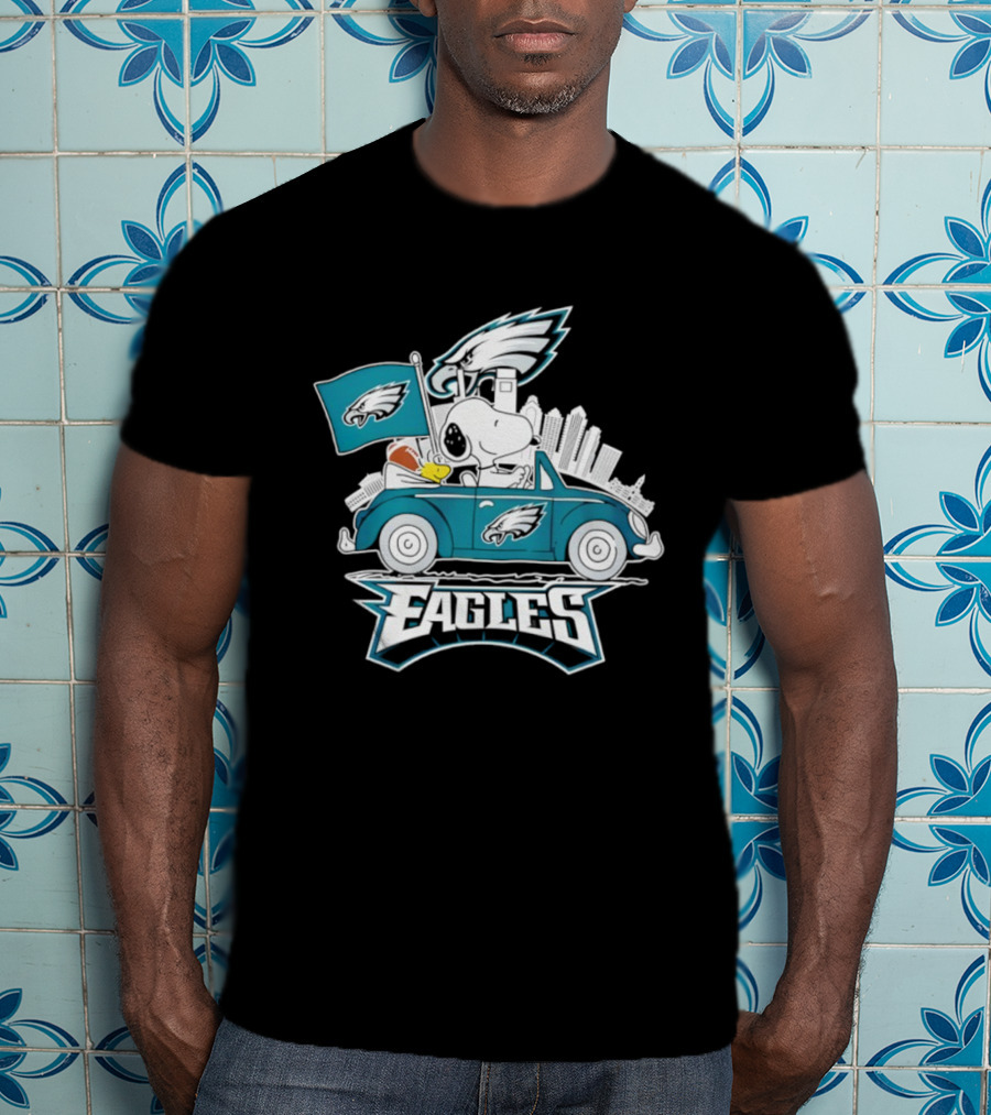 Philadelphia Eagles Snoopy Woodstock Driving Car Football Logo Fan Art T-Shirt
