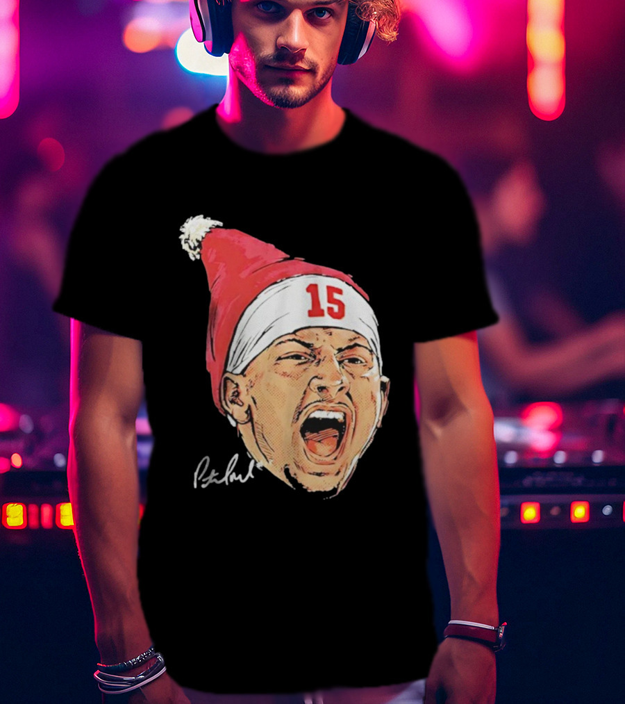 Patrick Mahomes Santa Hat Kansas City Chiefs Merry Christmas Signature 15 T-Shirt