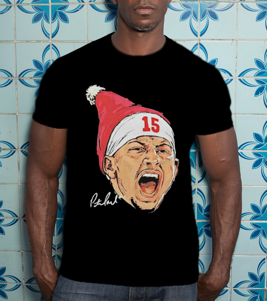 Patrick Mahomes Santa Hat Kansas City Chiefs Merry Christmas Signature 15 T-Shirt