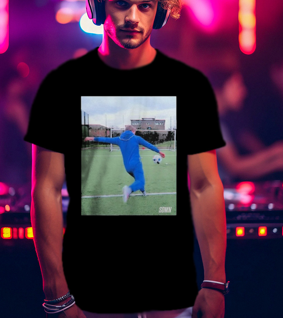 Sidemen SDMN W2s Crossbar Volley Football Action Shot T-Shirt