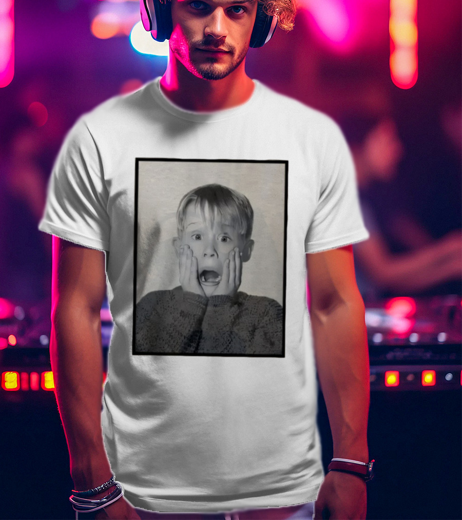 Home Alone Kevin McCallister Hands On Face Iconic Christmas Scene T-Shirt
