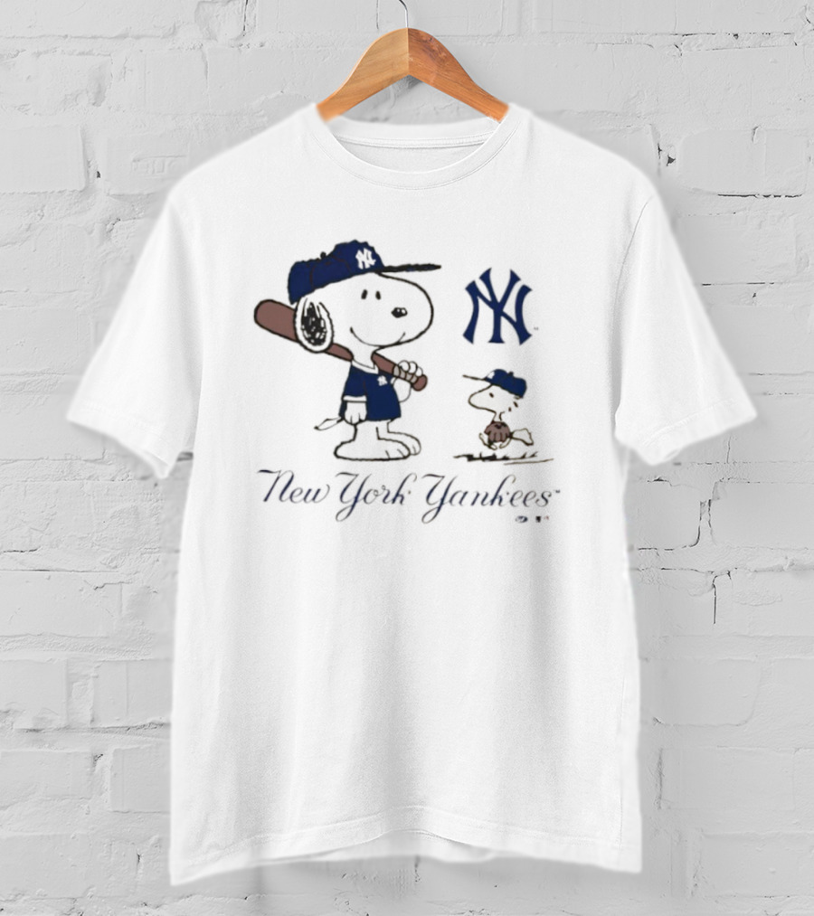 New York Yankees Snoopy And Woodstock Peanuts Collaboration T-Shirt