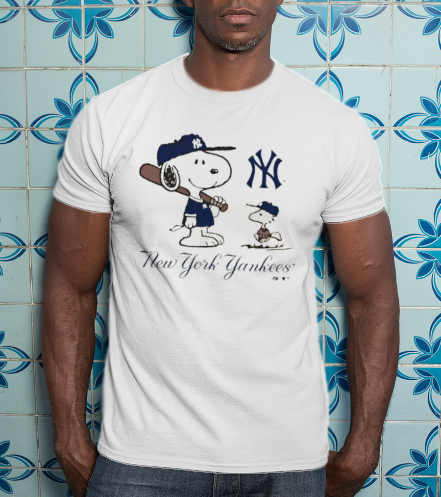 New York Yankees Snoopy And Woodstock Peanuts Collaboration T-Shirt