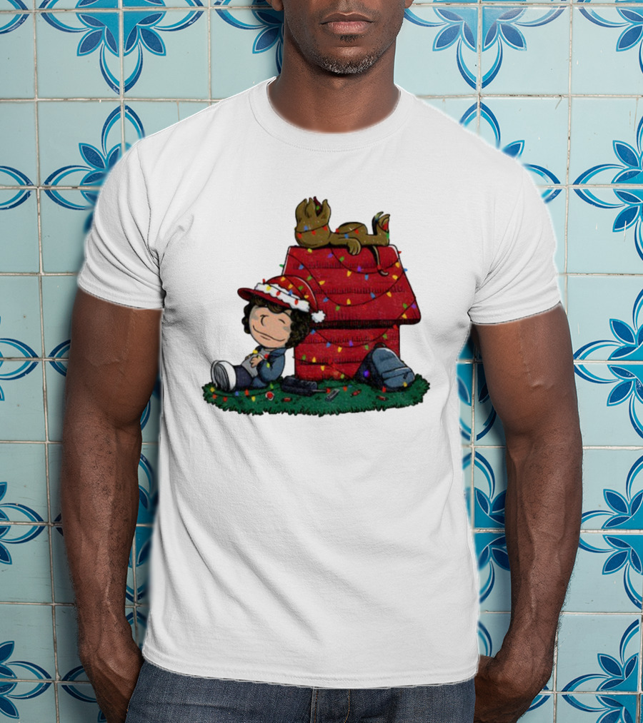 Peanuts Stranger Things Dustin Christmas Snoopy Doghouse Holiday Scene T-Shirt