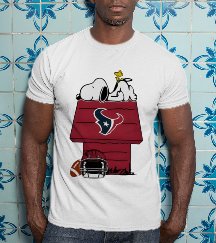 Houston Texans Snoopy Woodstock Peanuts Football House Doghouse Helmet T-Shirt
