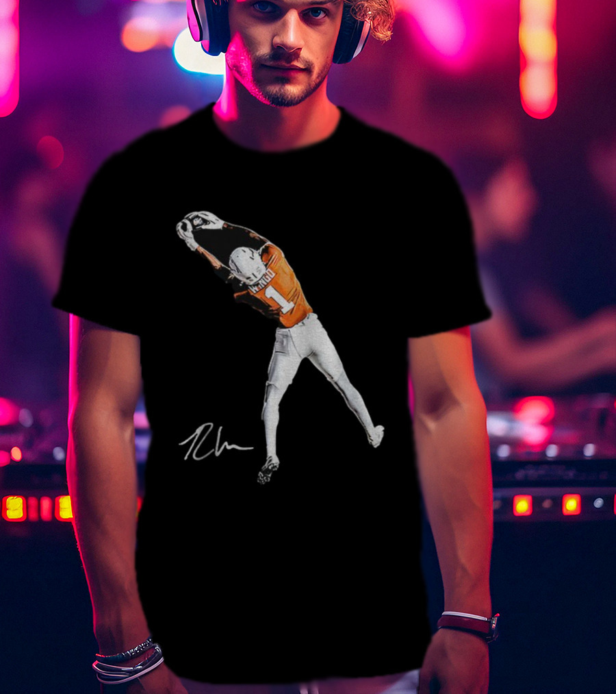 Ryan Wingo Texas Longhorns Football Catch Signature T-Shirt