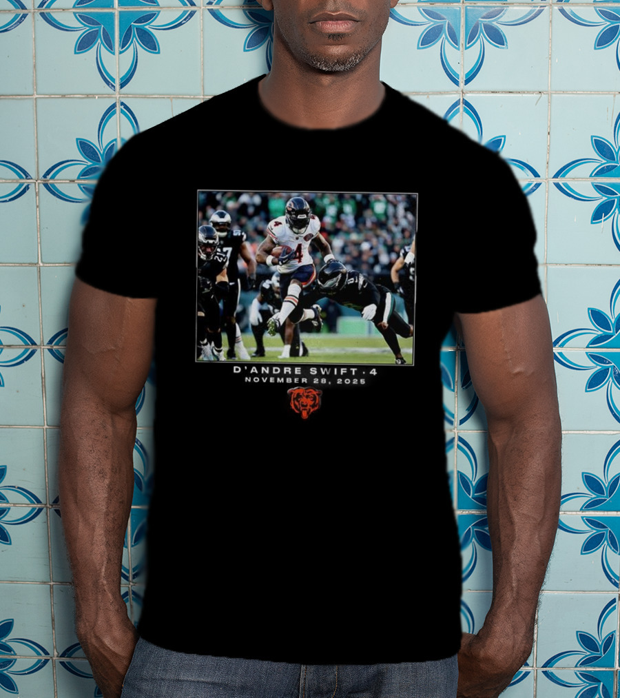D’Andre Swift Number 4 Chicago Bears NFL December 28 2025 Game Moment T-Shirt