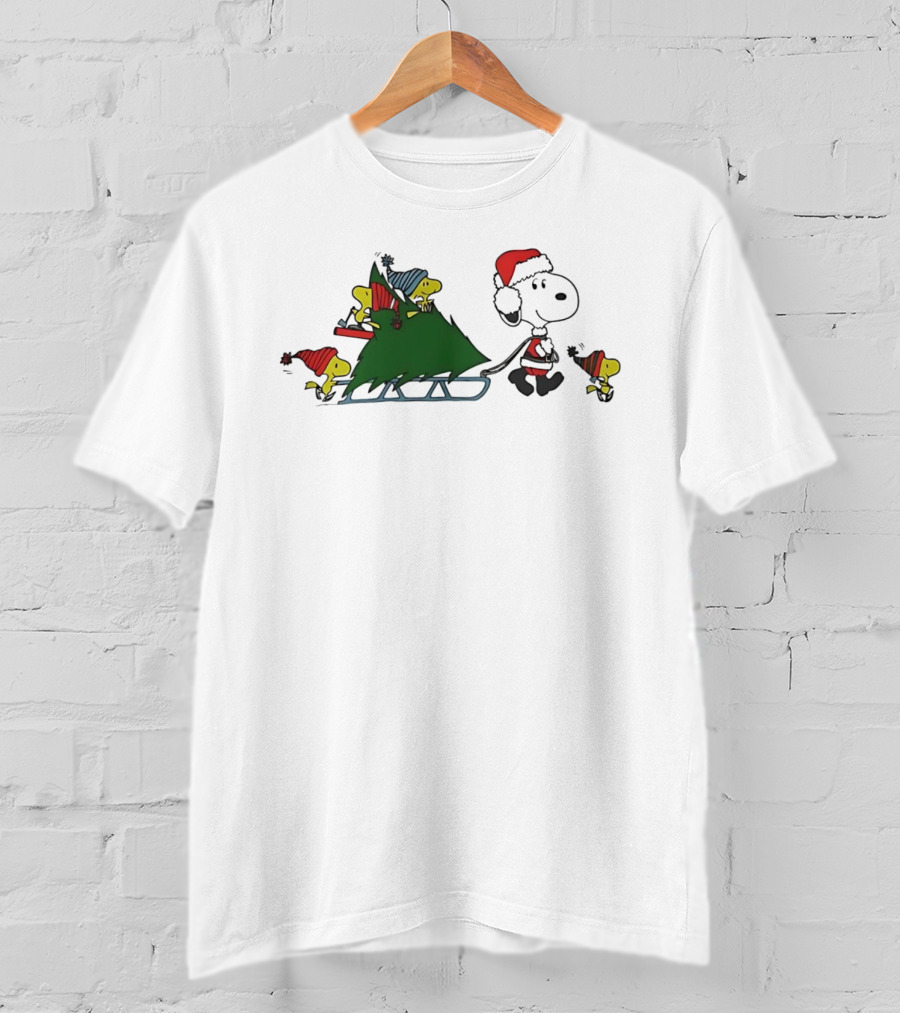 Snoopy Woodstock Christmas Tree Sled Winter Scene Cute T-Shirt
