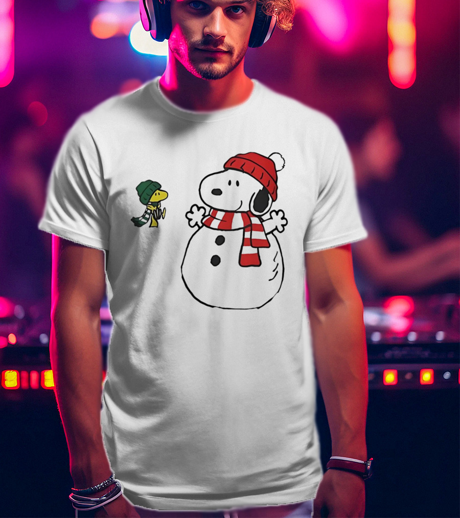 Snoopy And Woodstock Christmas Holiday Snowman Scene T-Shirt