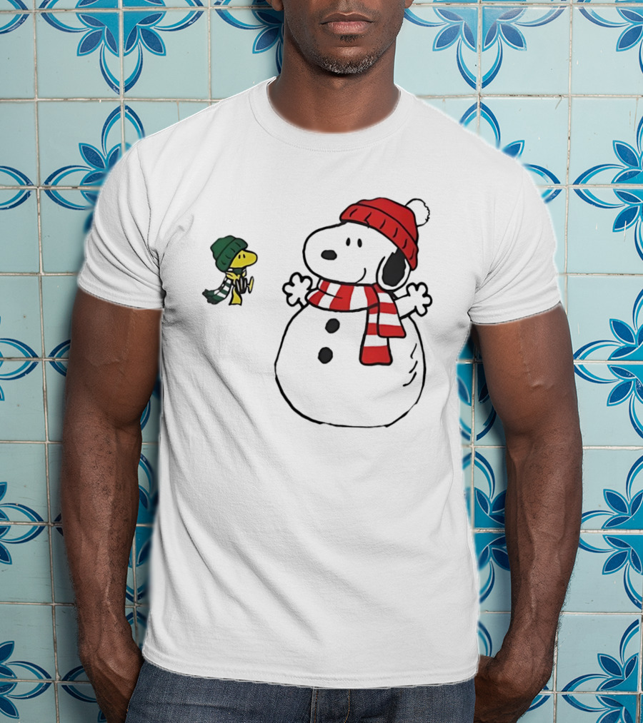 Snoopy And Woodstock Christmas Holiday Snowman Scene T-Shirt