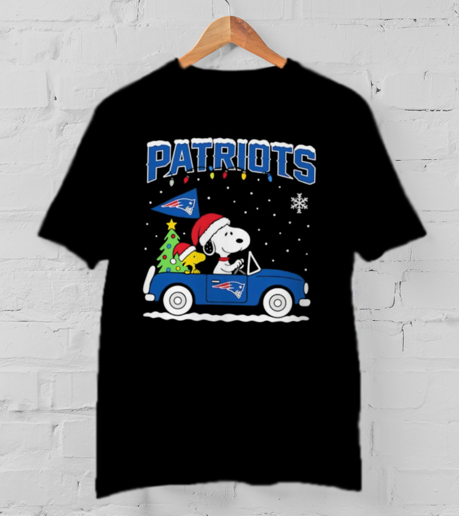 Snoopy Woodstock Santa Christmas New England Patriots Car T-Shirt