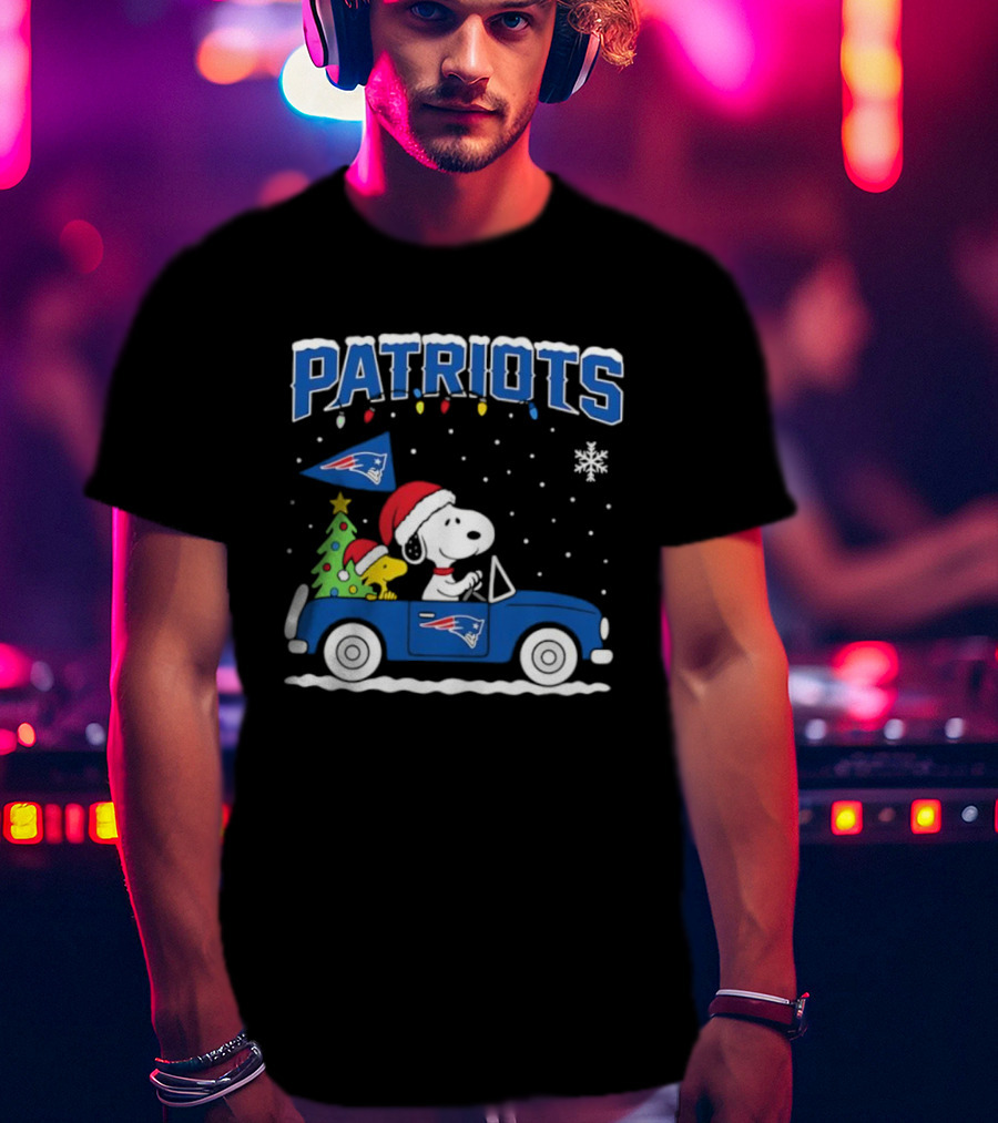 Snoopy Woodstock Santa Christmas New England Patriots Car T-Shirt
