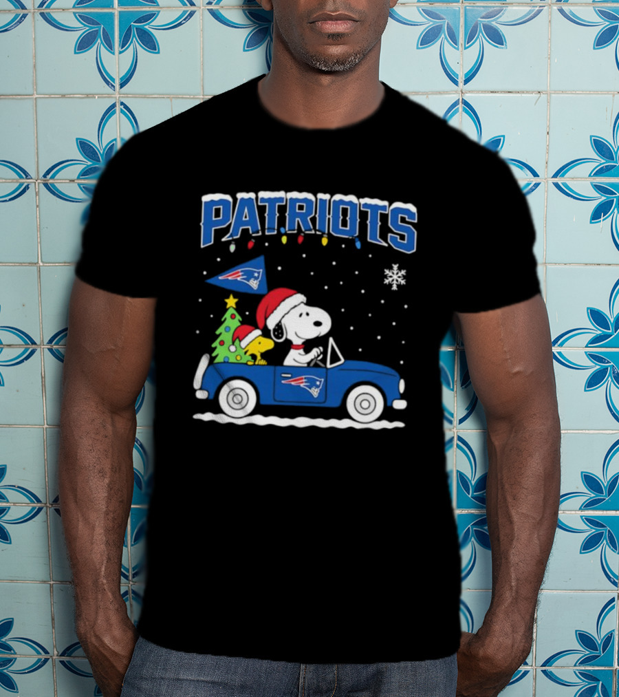 Snoopy Woodstock Santa Christmas New England Patriots Car T-Shirt