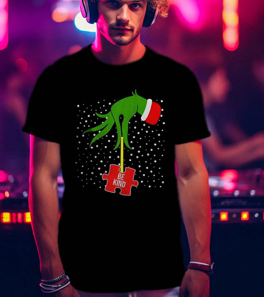 Be Kind Grinch Hand Holding Christmas Autism Awareness Puzzle Piece T-Shirt