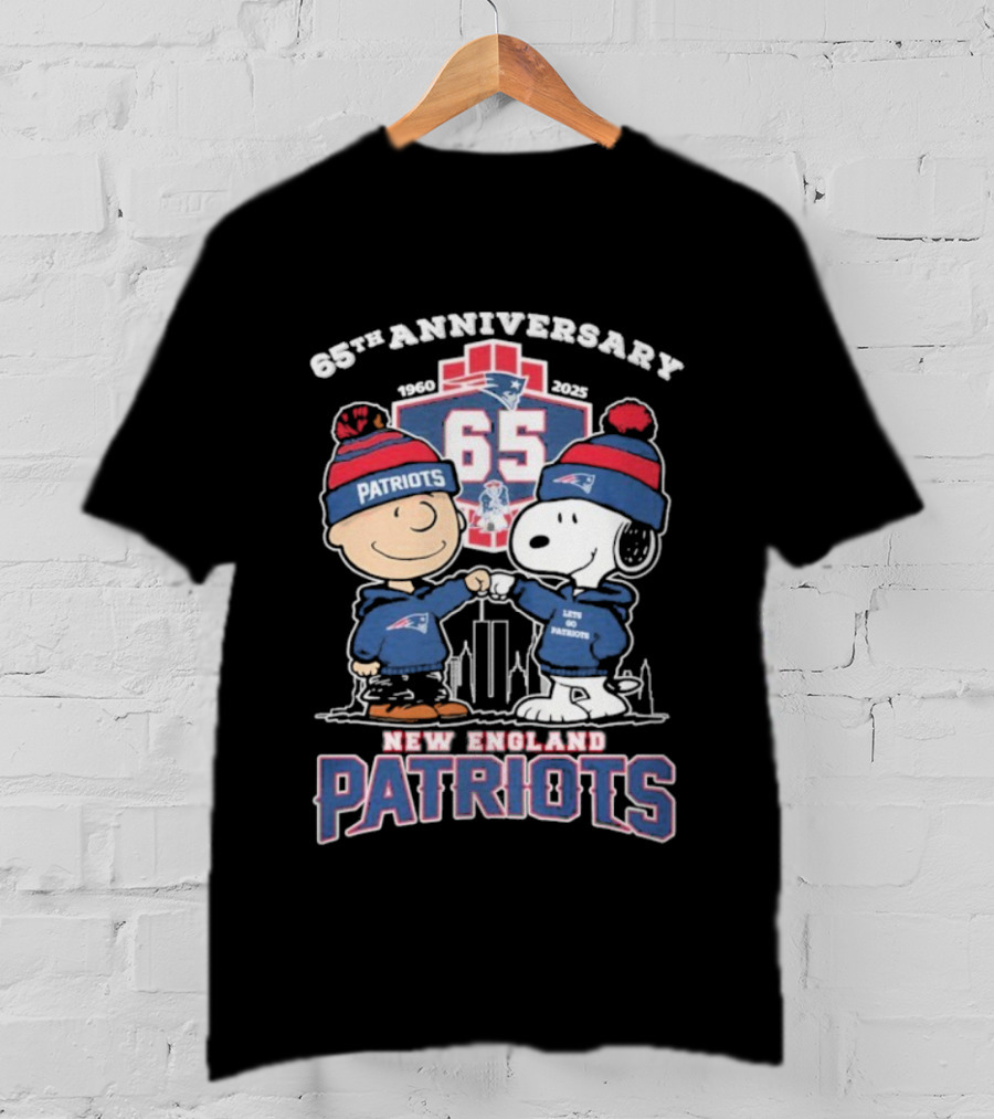 Snoopy Charlie Brown New England Patriots 65th Anniversary 1960 2025 T-Shirt