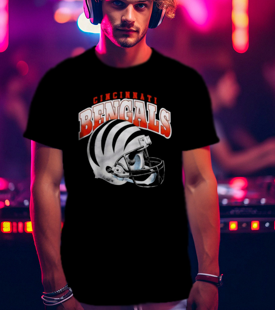 Cincinnati Bengals Gradient Helmet T-Shirt