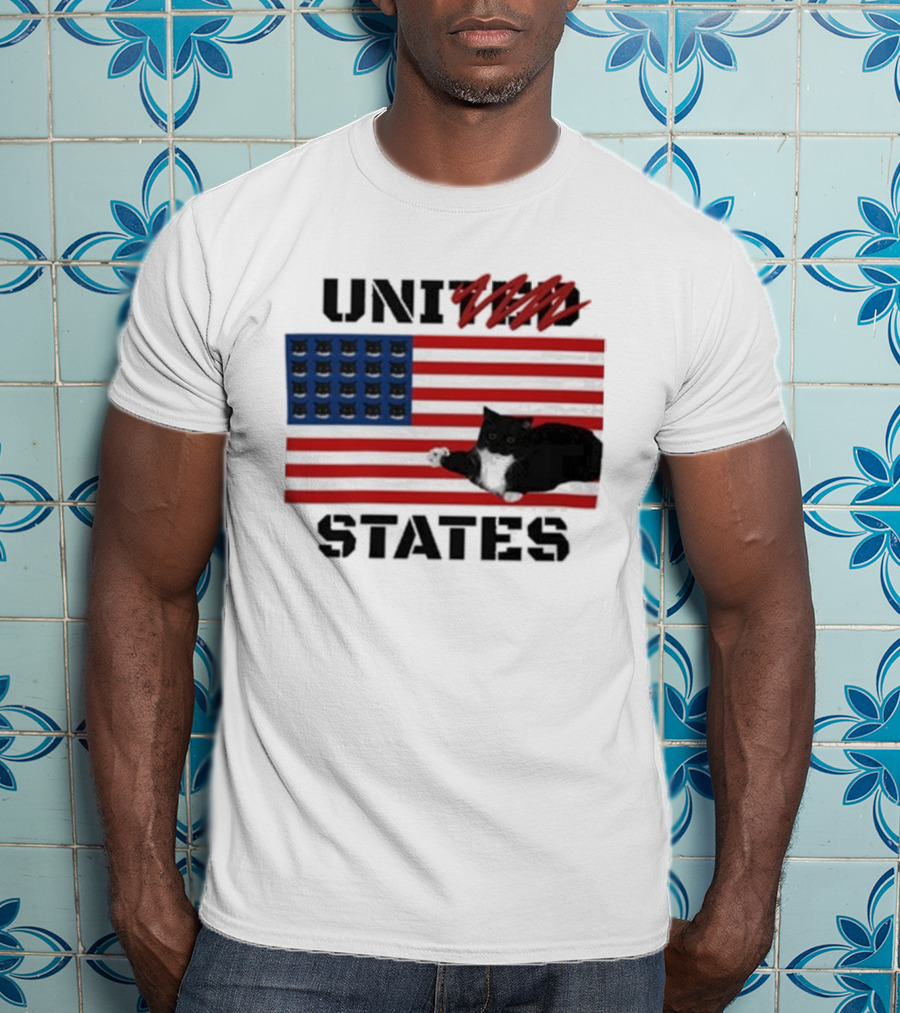 Uni-Ted States Cat American Flag With Black Cat Paws T-Shirt