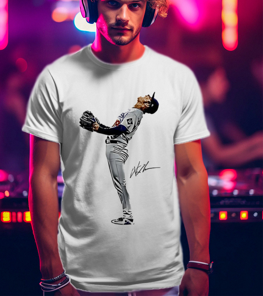 Yoshinobu Yamamoto Los Angeles Dodgers Lights Out Signature Baseball Player Pose T-Shirt