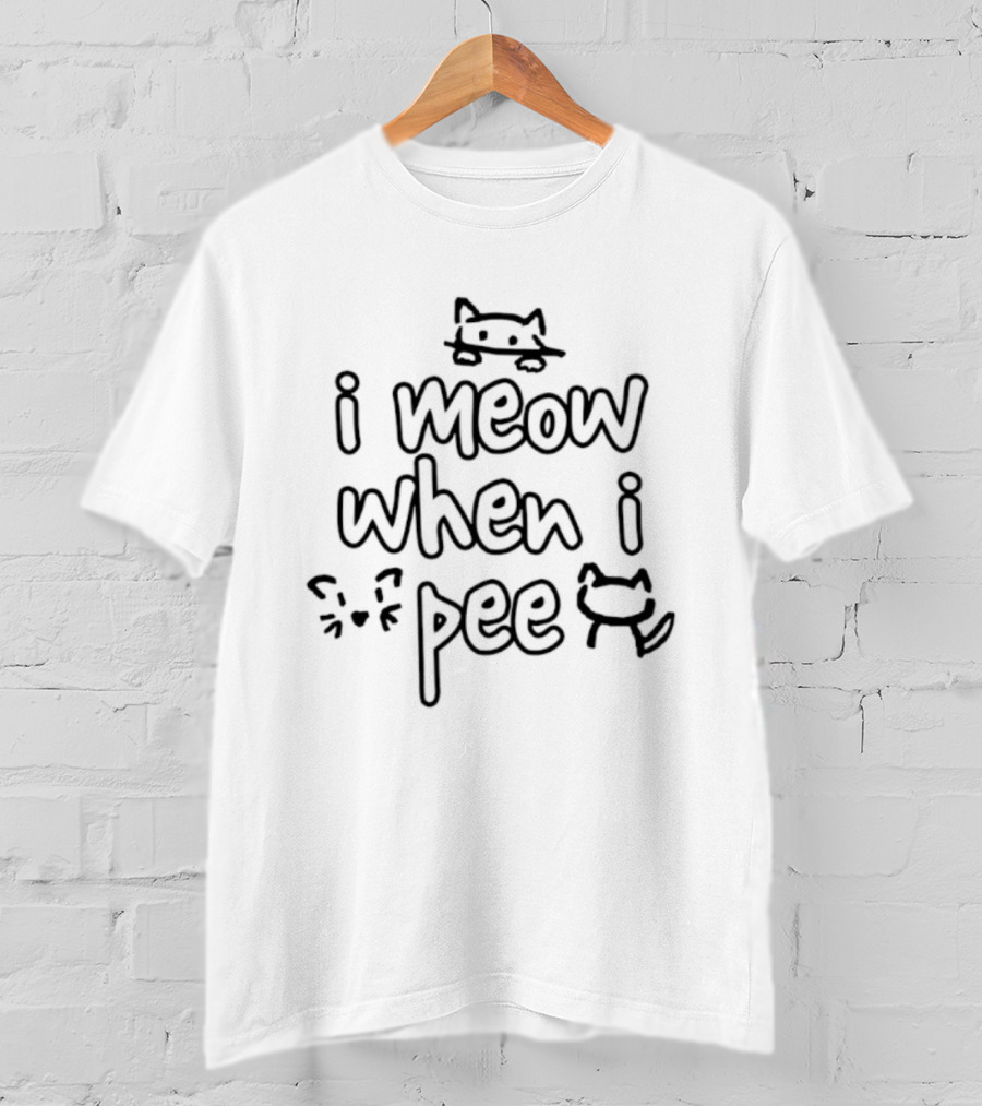 Cat I Meow When I Pee Funny Saying T-Shirt