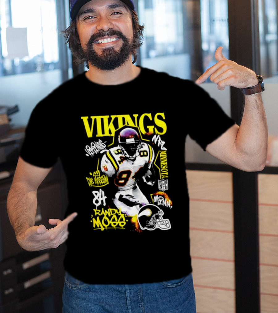 Vikings Randy Moss 84 Star Player Minnesota Football Legend T-Shirt