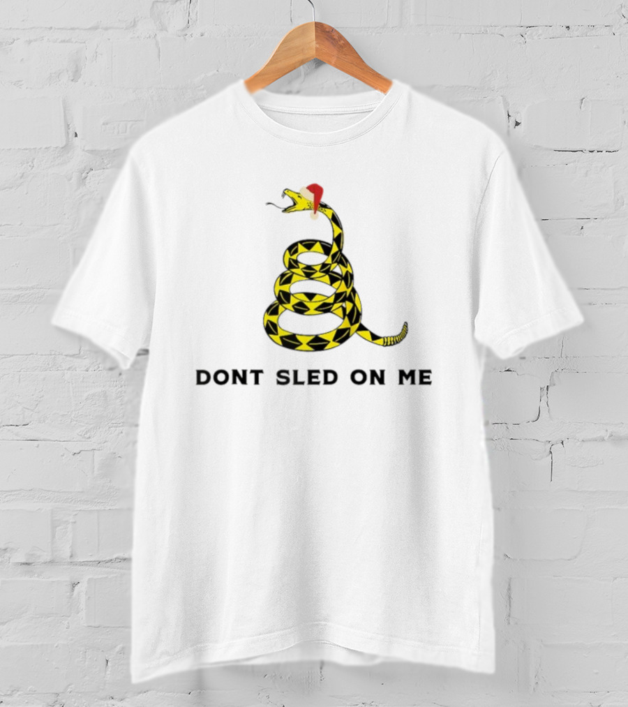 Don’t Sled On Me Santa Hat Christmas Snake Holiday Humor T-Shirt