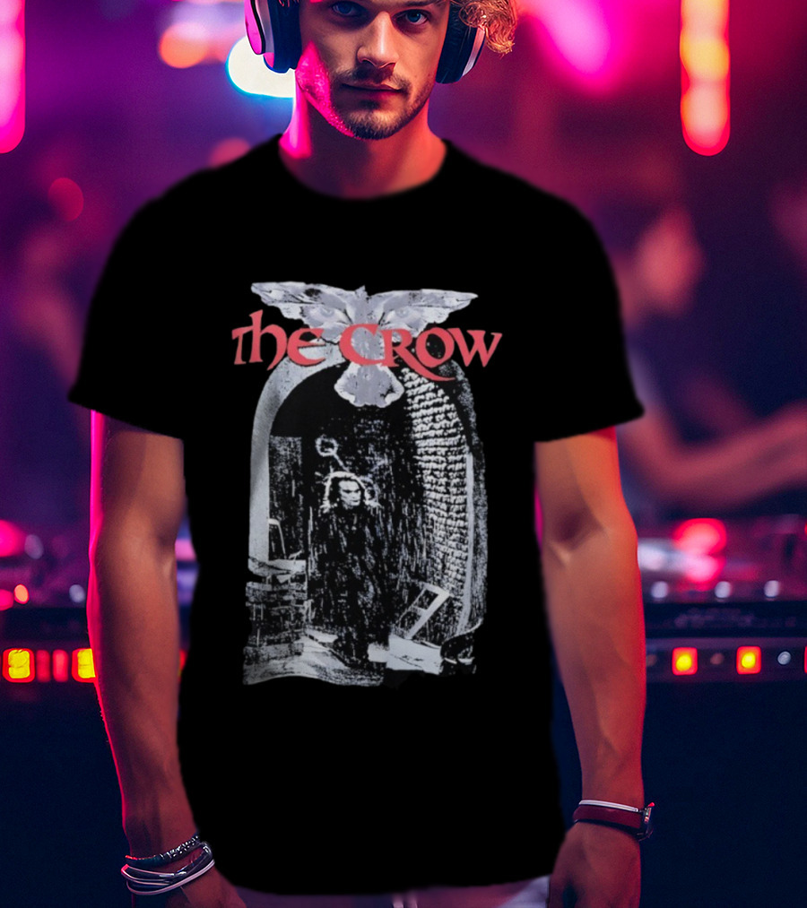 The Crow Gothic Archway Scene Vintage Horror Movie Character T-Shirt