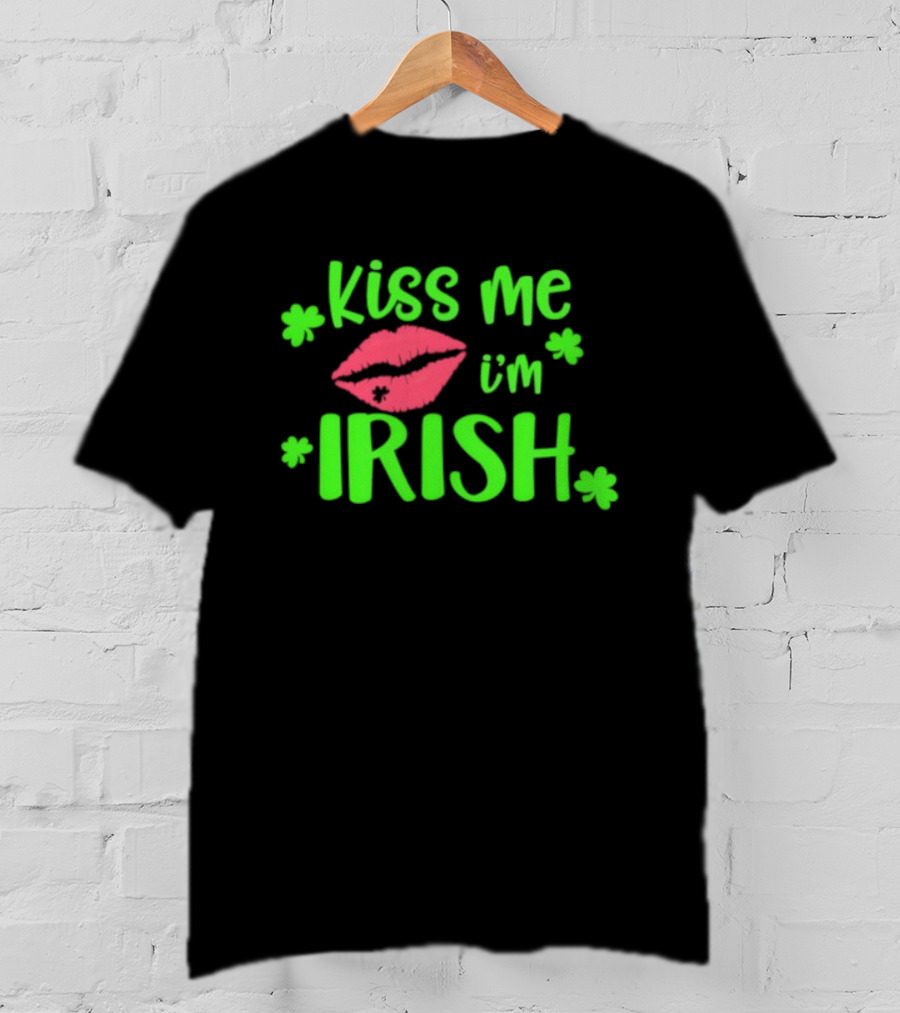 Kiss Me I'm Irish Shamrock Lips St Patrick's Day T-Shirt