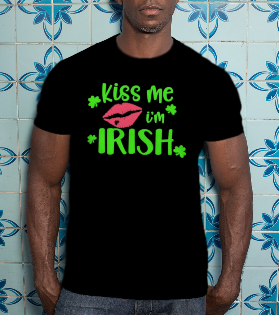 Kiss Me I'm Irish Shamrock Lips St Patrick's Day T-Shirt