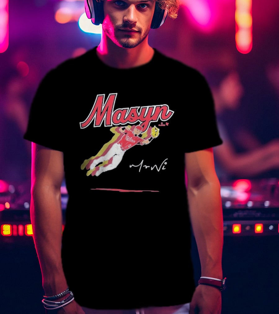 Masyn Winn Baseball Superstar Dynamic Action Pose T-Shirt