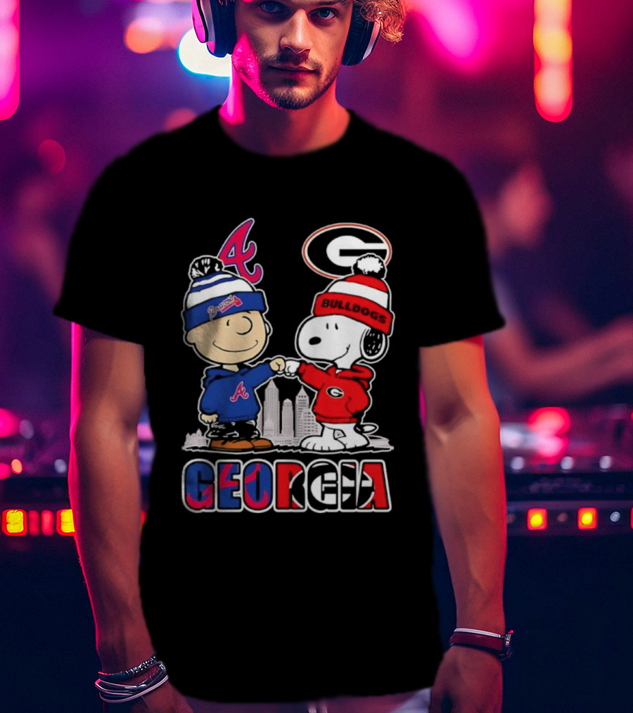 Atlanta Braves Charlie Brown Georgia Bulldogs Snoopy Merry Peanuts Christmas 2025 T-Shirt