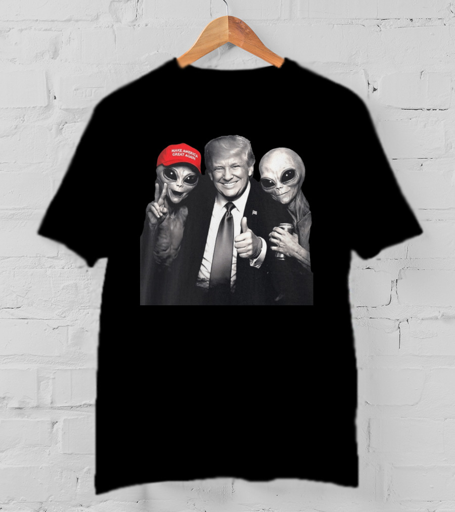 Make America Great Again Trump And Aliens Thumbs Up T-Shirt