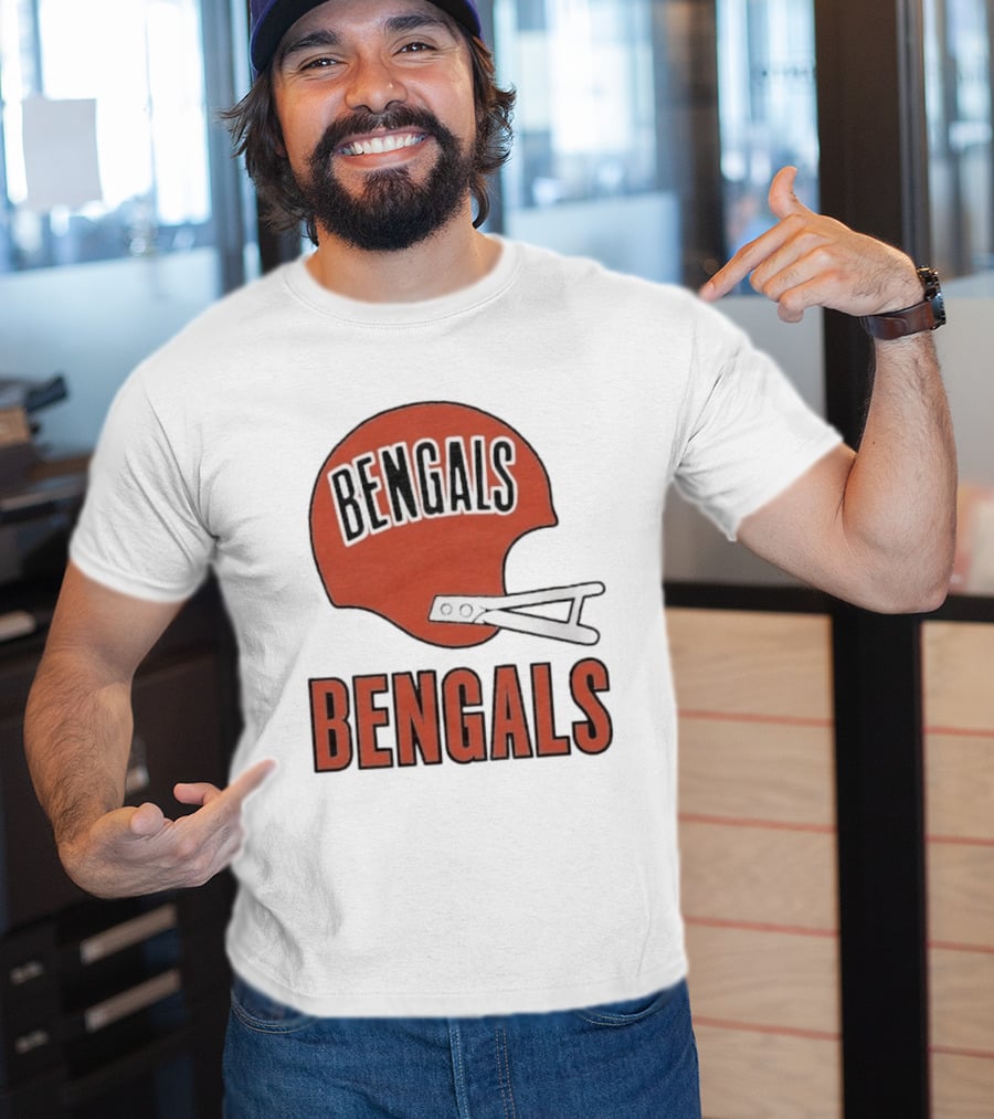 Bengals Big Helmet Cincinnati Football Team Retro Fan Gear T-Shirt