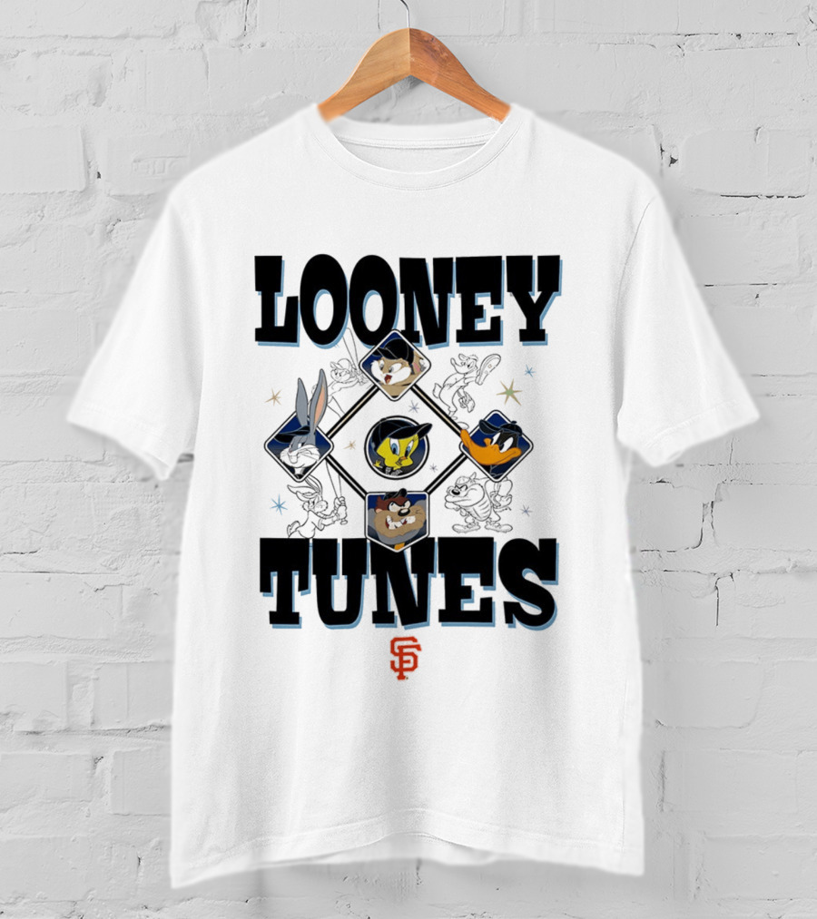Looney Tunes San Francisco Giants Baseball Bugs Bunny Daffy Duck Taz Tweety T-Shirt