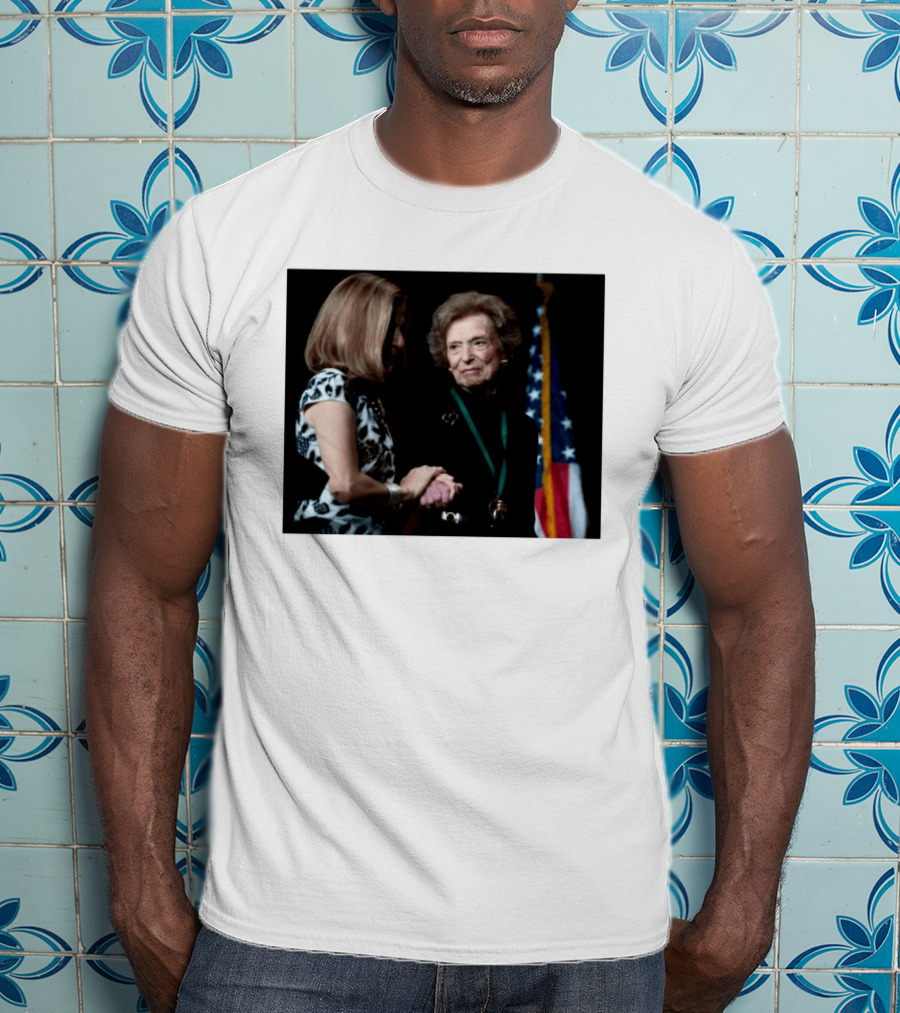 Doris Fisher Co Founder Of The Gap Remembering Legacy And Contributions T-Shirt