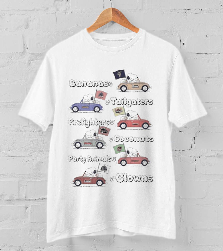 Bananas Tailgaters Peanuts Snoopy Racing Cars Flags T-Shirt