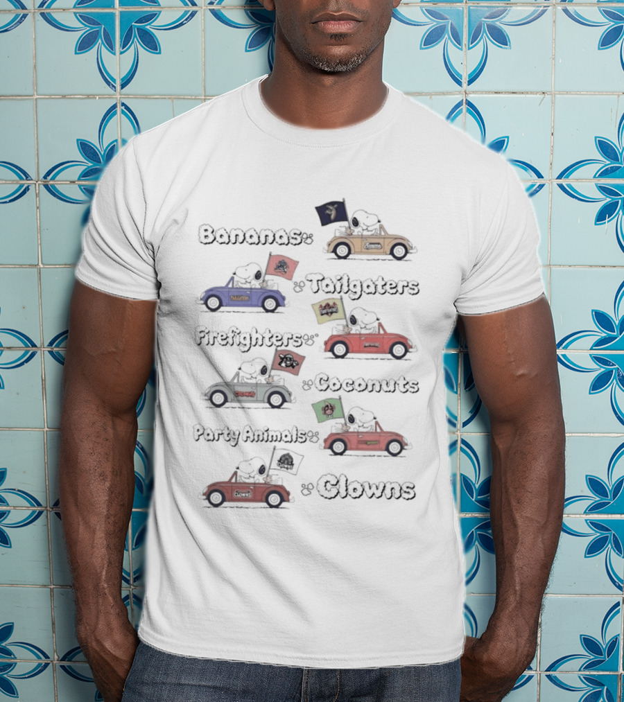 Bananas Tailgaters Peanuts Snoopy Racing Cars Flags T-Shirt