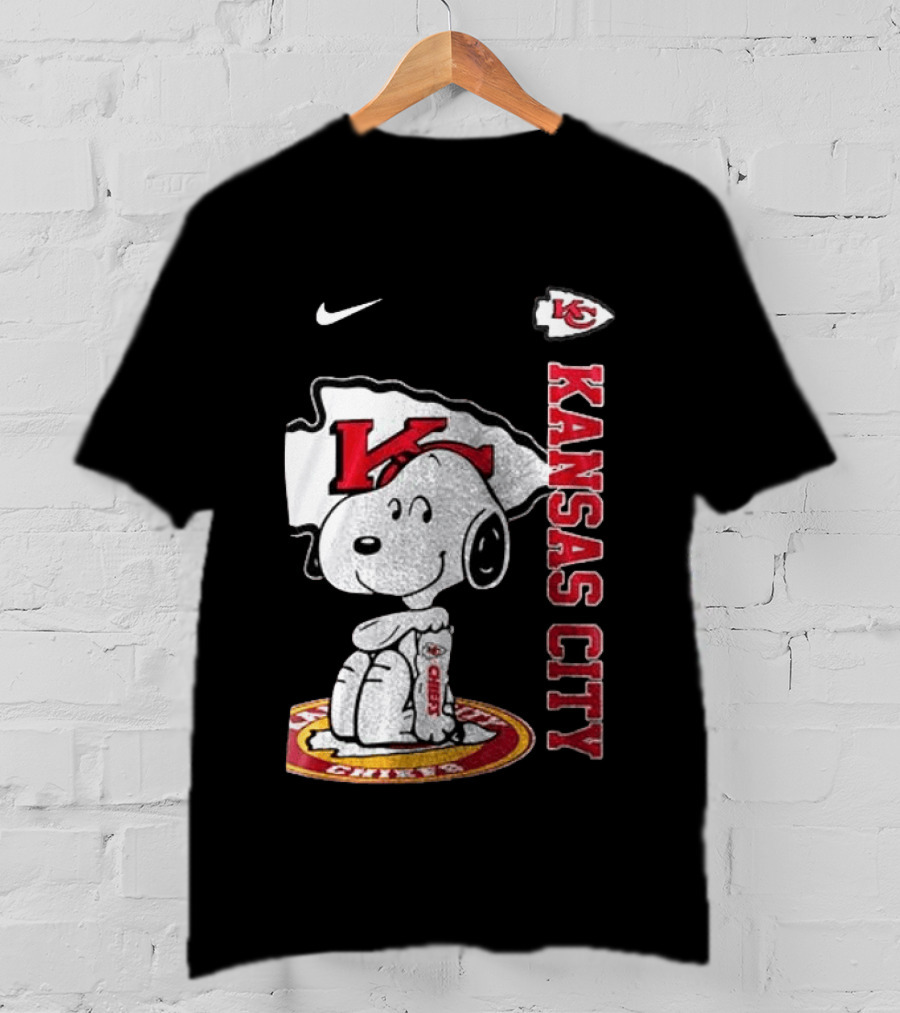 Kansas City Chiefs Snoopy Yes I'm Old Thank You For The Memories T-Shirt