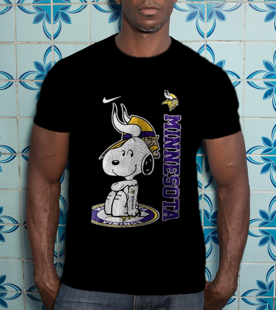 Minnesota Vikings Peanuts Snoopy Thank You For The Memories T-Shirt