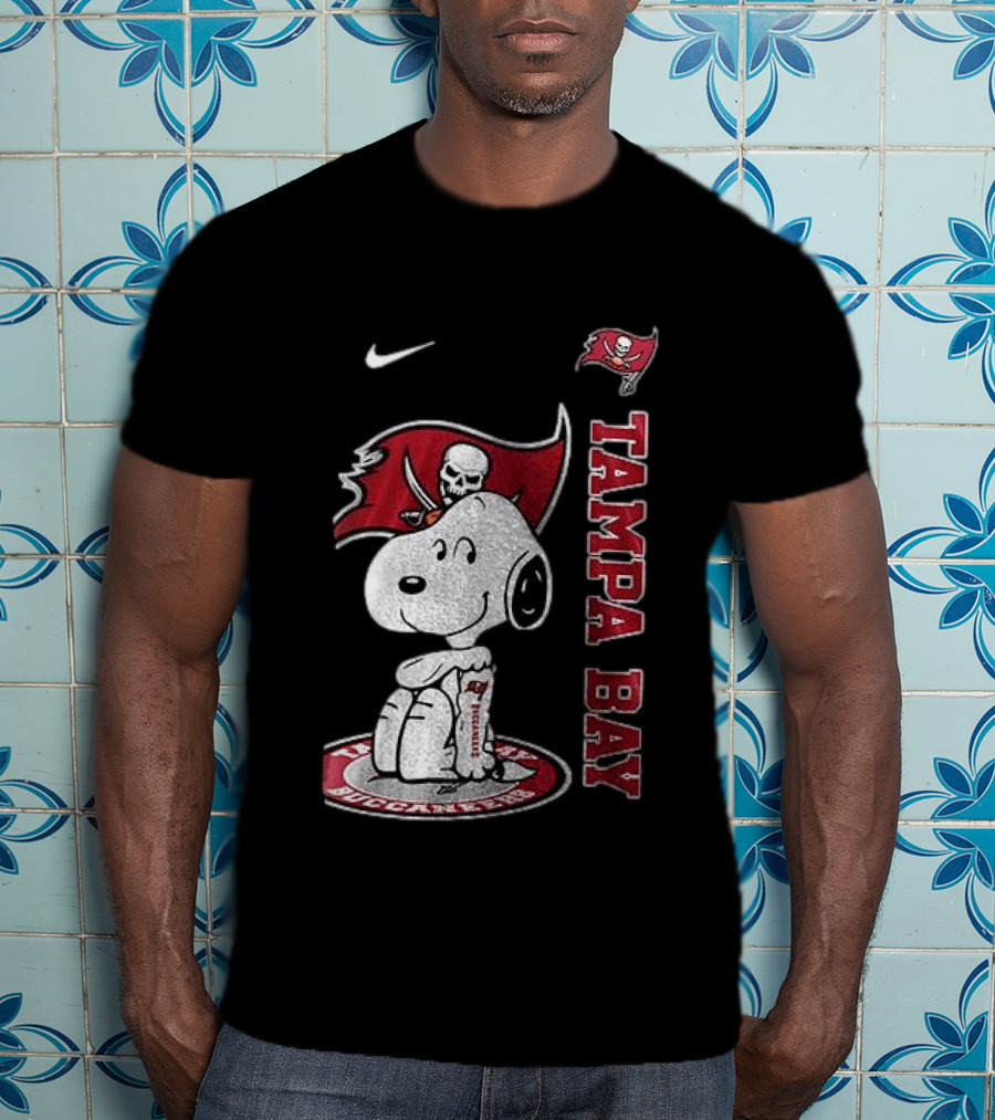 Tampa Bay Buccaneers Snoopy Football Memories Peanuts Collaboration T-Shirt