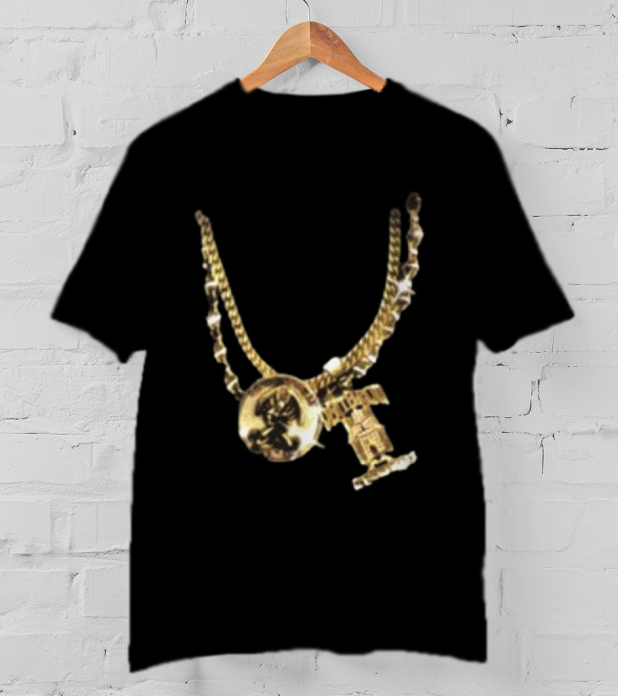 2Pac Gold Necklace Iconic Hip Hop Jewelry T-Shirt