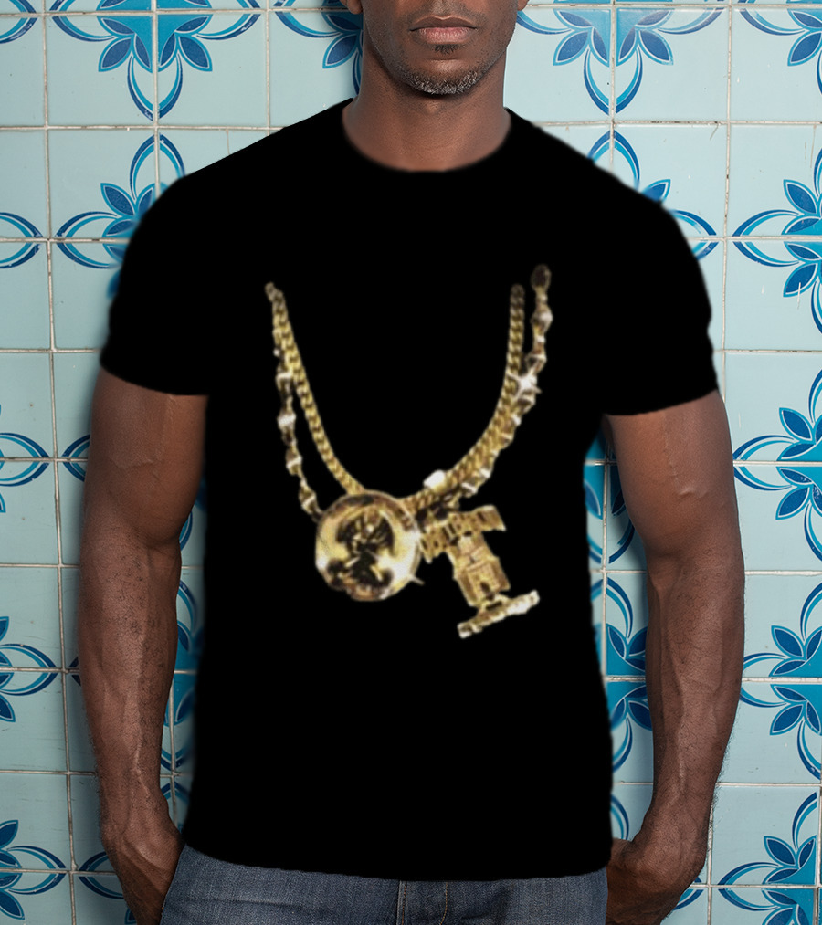 2Pac Gold Necklace Iconic Hip Hop Jewelry T-Shirt