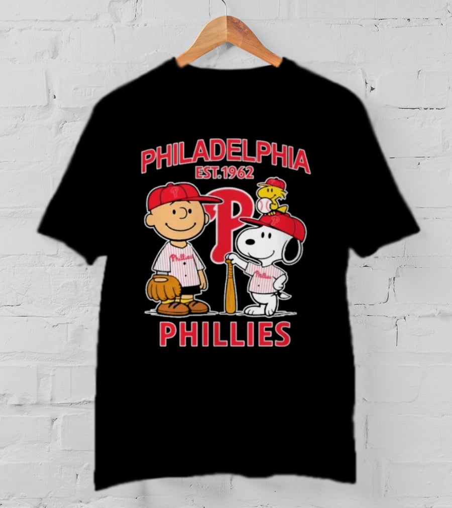 Philadelphia Phillies Est 1962 Snoopy Woodstock Baseball Peanuts T-Shirt