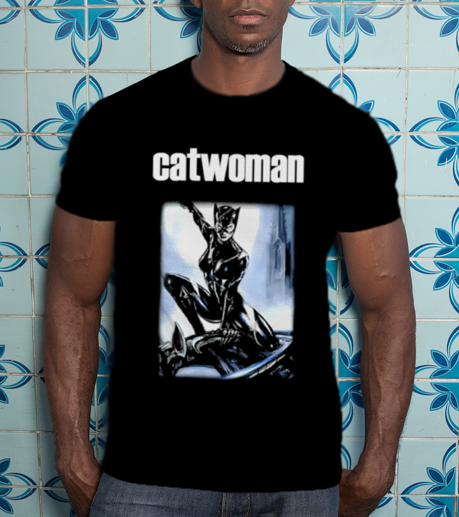 Catwoman Selina Kyle DC Comics Gotham Stealth Pose T-Shirt