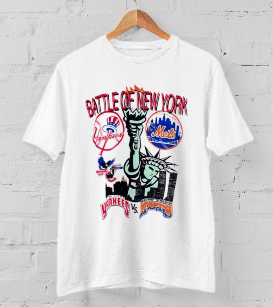 Yankees Mets Battle Of New York Statue Of Liberty T-Shirt