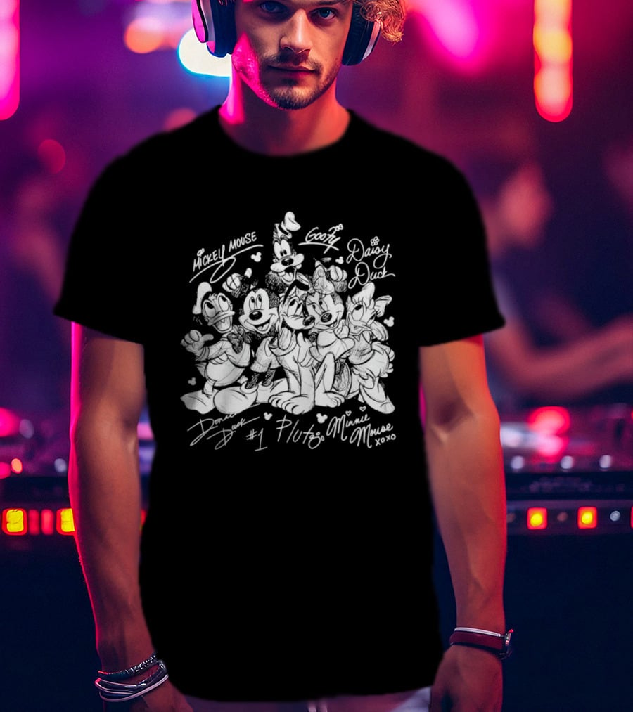 Mickey Mouse Goofy Daisy Duck Donald Duck Pluto Minnie Mouse Friends 2026 Disneyland Trip Sketch T-Shirt